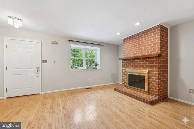 Building Photo - 606 Coates Ln