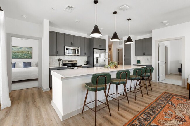 Building Photo - 1301 Leah Ave