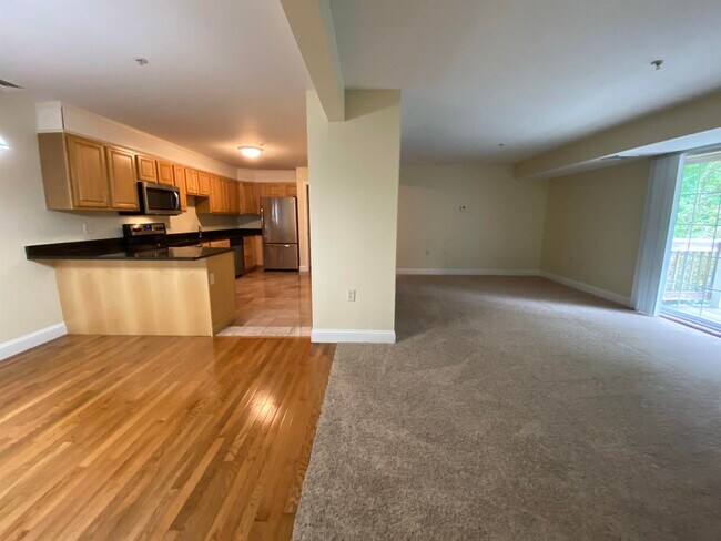 Building Photo - 99 S Mammoth Rd