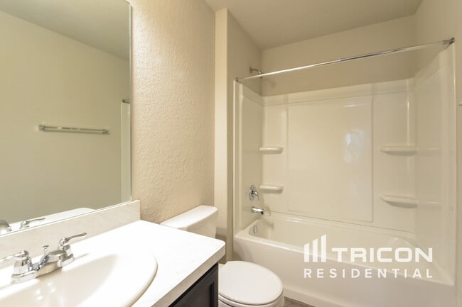 Building Photo - 7422 Summer Blossom Ct