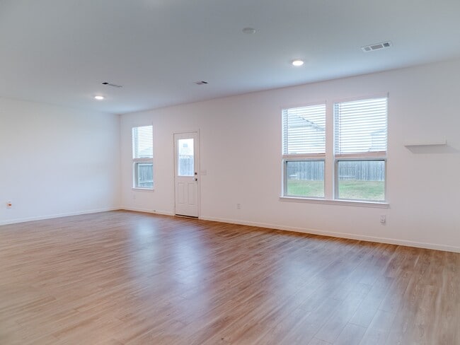 Building Photo - 8214 Star Ter Dr