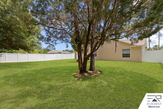 Building Photo - 25 Rainbrook Dr