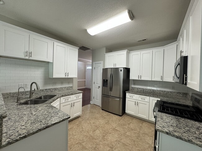 Building Photo - 217 Stagecoach Dr