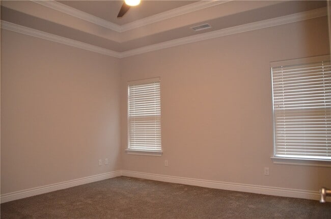 Building Photo - 1710 SW Riverstone Rd