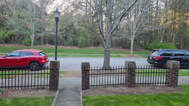 Building Photo - Updated 2 Bed, 2.5 Bath Townhome | Prime Lake Norman Location