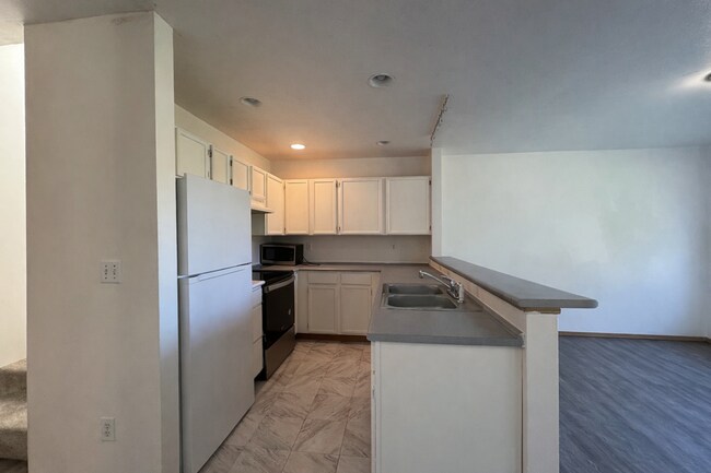 Building Photo - BH T 1335