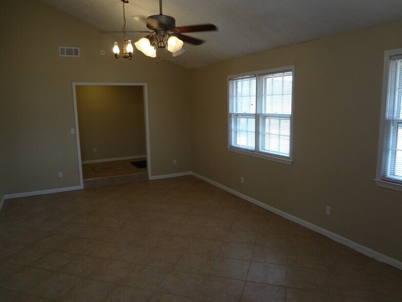 Building Photo - 125 Buckeye Ln