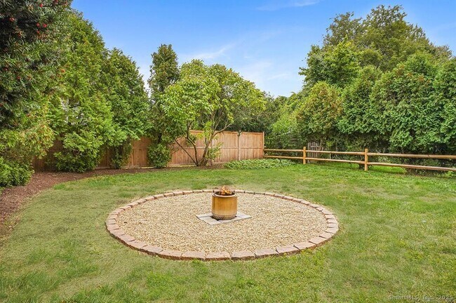 Building Photo - 121 Howard St