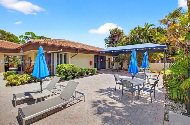 Building Photo - 21785 Cypress Dr