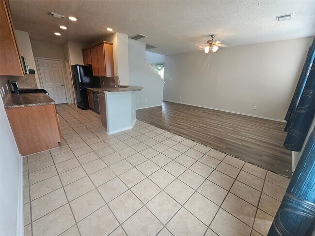 Building Photo - 3219 Victorian Manor Ln