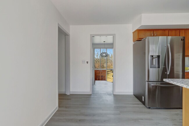 Building Photo - 6469 Fleetwood Dr