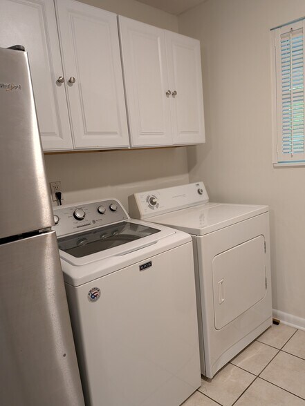 Washer Dryer - 7300 Park Rd