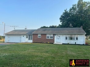 Building Photo - Lovely Single-Family Home