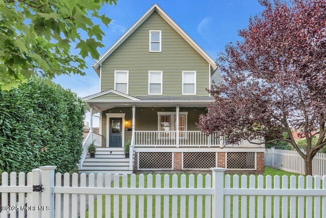 Primary Photo - 1105 2nd Ave