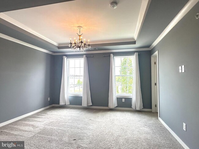 Building Photo - 13 Hedley Ln