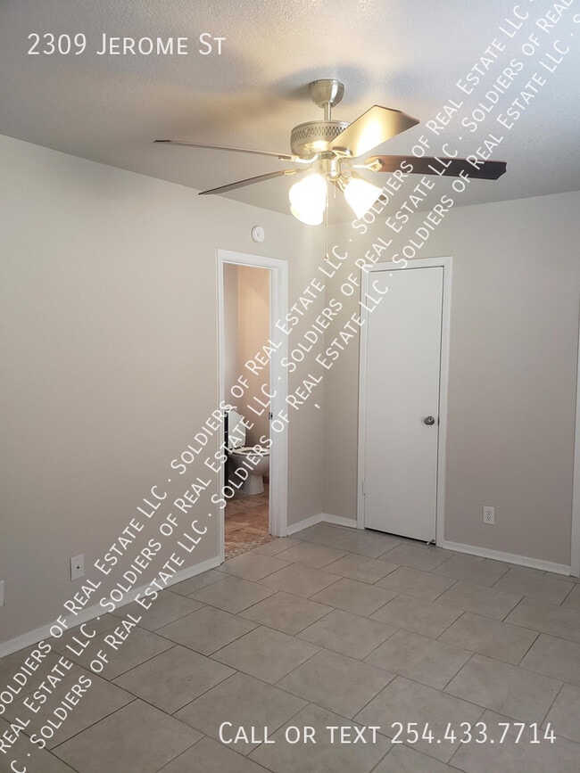 Building Photo - 2309 Jerome Dr
