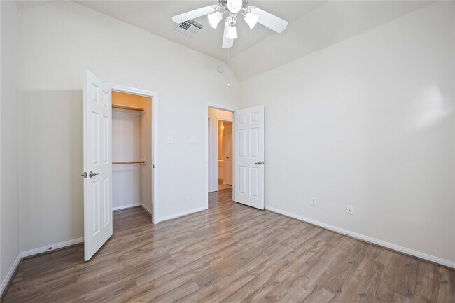 Building Photo - 24623 Blane Dr