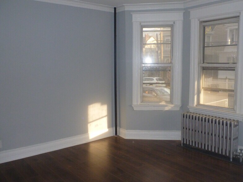 Building Photo - 81 Rose Ter