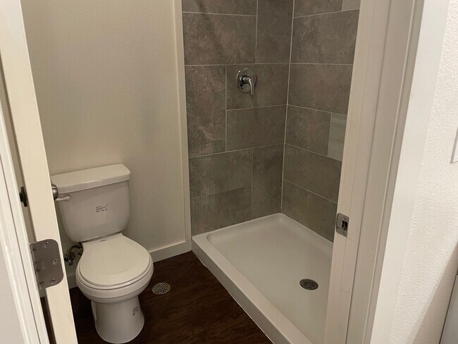 Building Photo - 320 S Asbury St