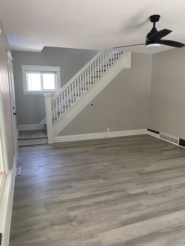 Building Photo - Fully Renovated 3 bed 2 bath home - Ask ab...