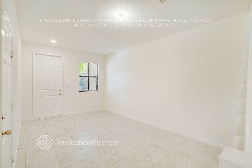 Building Photo - 11461 SW 252nd Ter