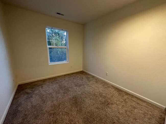 Building Photo - 5721 NE Canard Ct