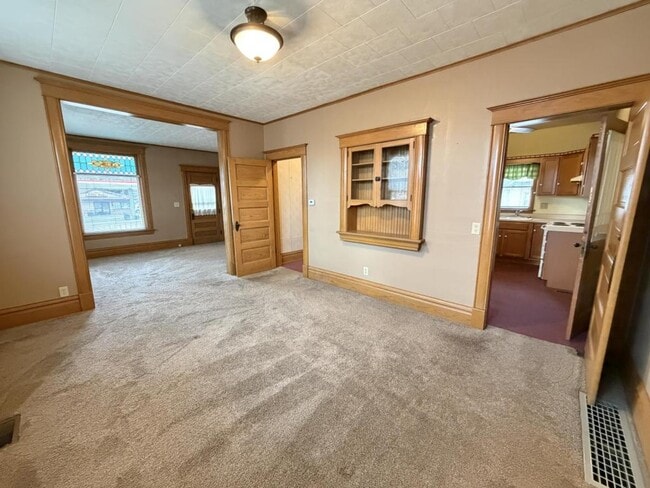 Building Photo - 201 S 1st St