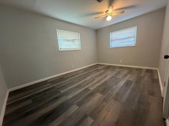 Building Photo - 2038 SW 12th Ct