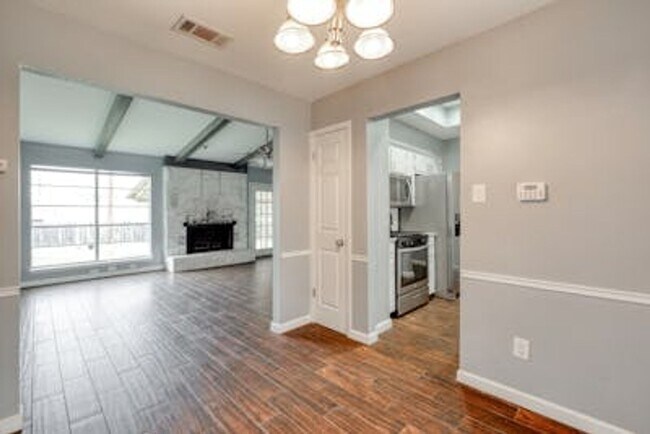 Building Photo - QUAIL CREEK WEST HOME