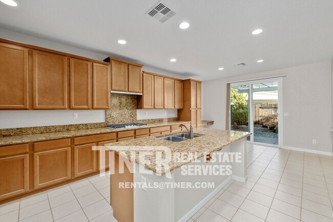 Building Photo - 3152 Overton Way