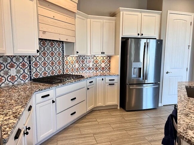 Building Photo - Beautiful Single Family Home in Desirable Subdivision Available in April 2026