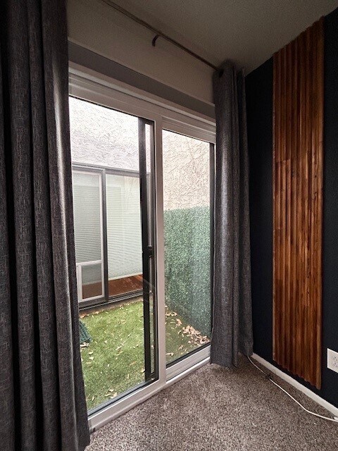 Building Photo - 2619 E Windsor Ave