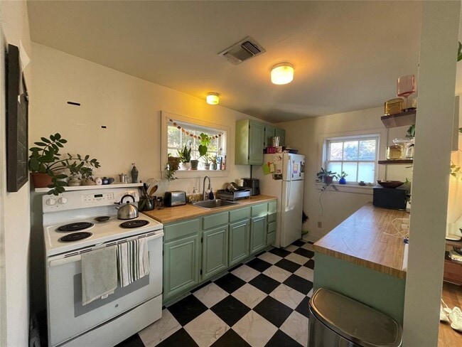 Building Photo - 803 W Gibson St