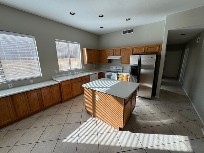 Building Photo - 3 Bedroom - 2 Bath - 2148 Sq. Ft. - Blakeman Ranch - Chandler