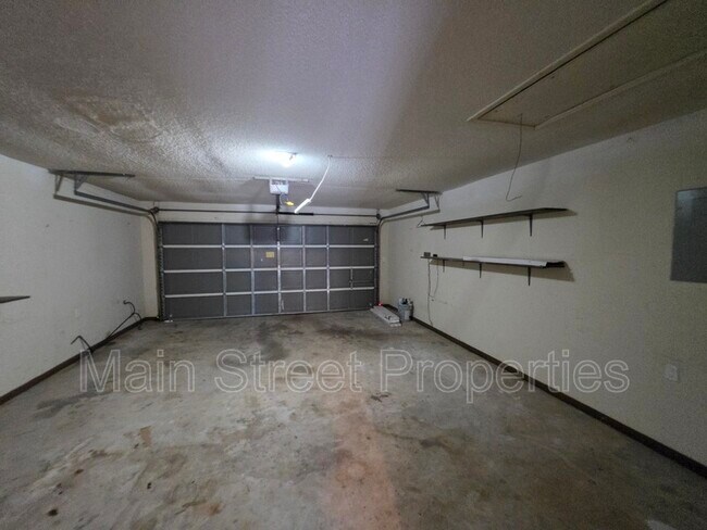 Building Photo - 6942 Falcon Dr
