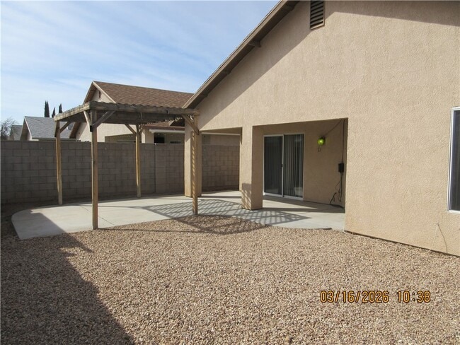 Building Photo - 3684 N Willow Rd