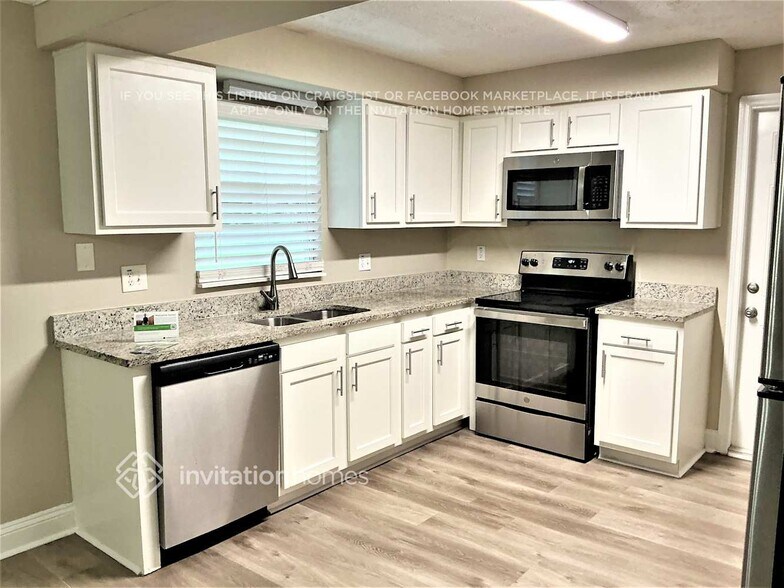 Building Photo - 3537 Fortuna Dr