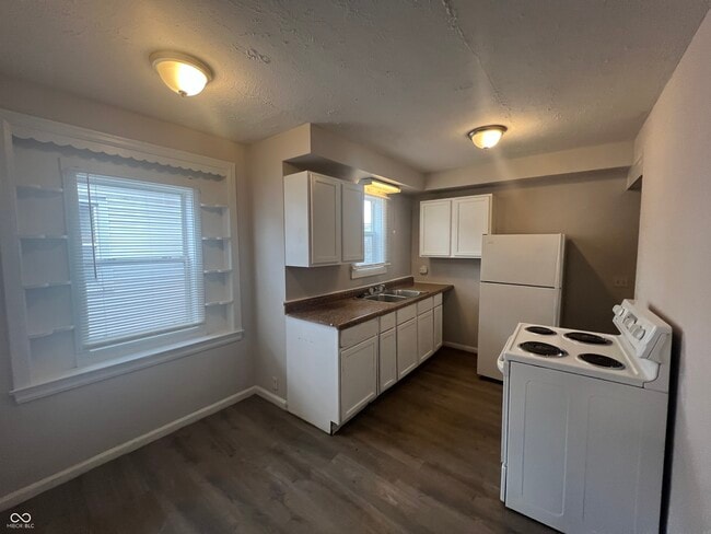 Building Photo - 3915 Hillside Ave