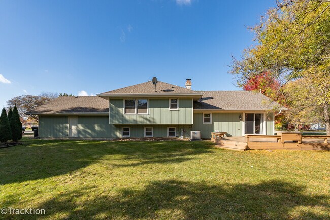 Building Photo - 11S639 McGrath Ln