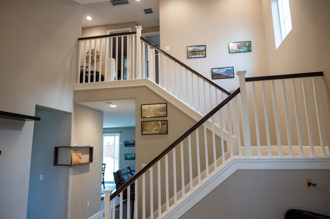 Building Photo - 617 Copper Ridge Way