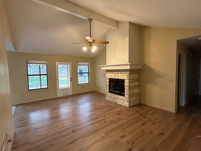 Building Photo - Fully remodeled 3 bedroom home in Wylie!!