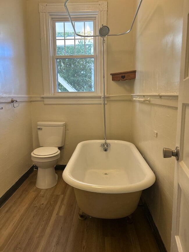 Building Photo - 1209 Wallace St