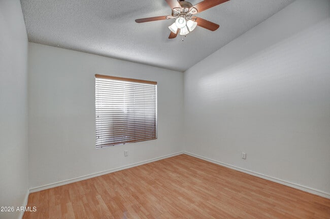 Building Photo - 815 E Calle Del Norte