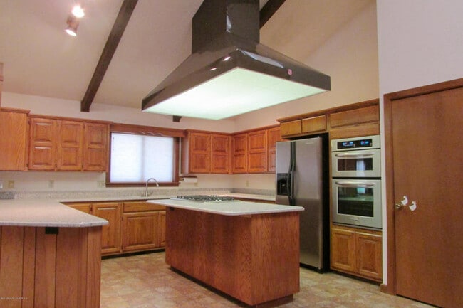 Building Photo - Unique 2 Bedroom with Large Office of US 64