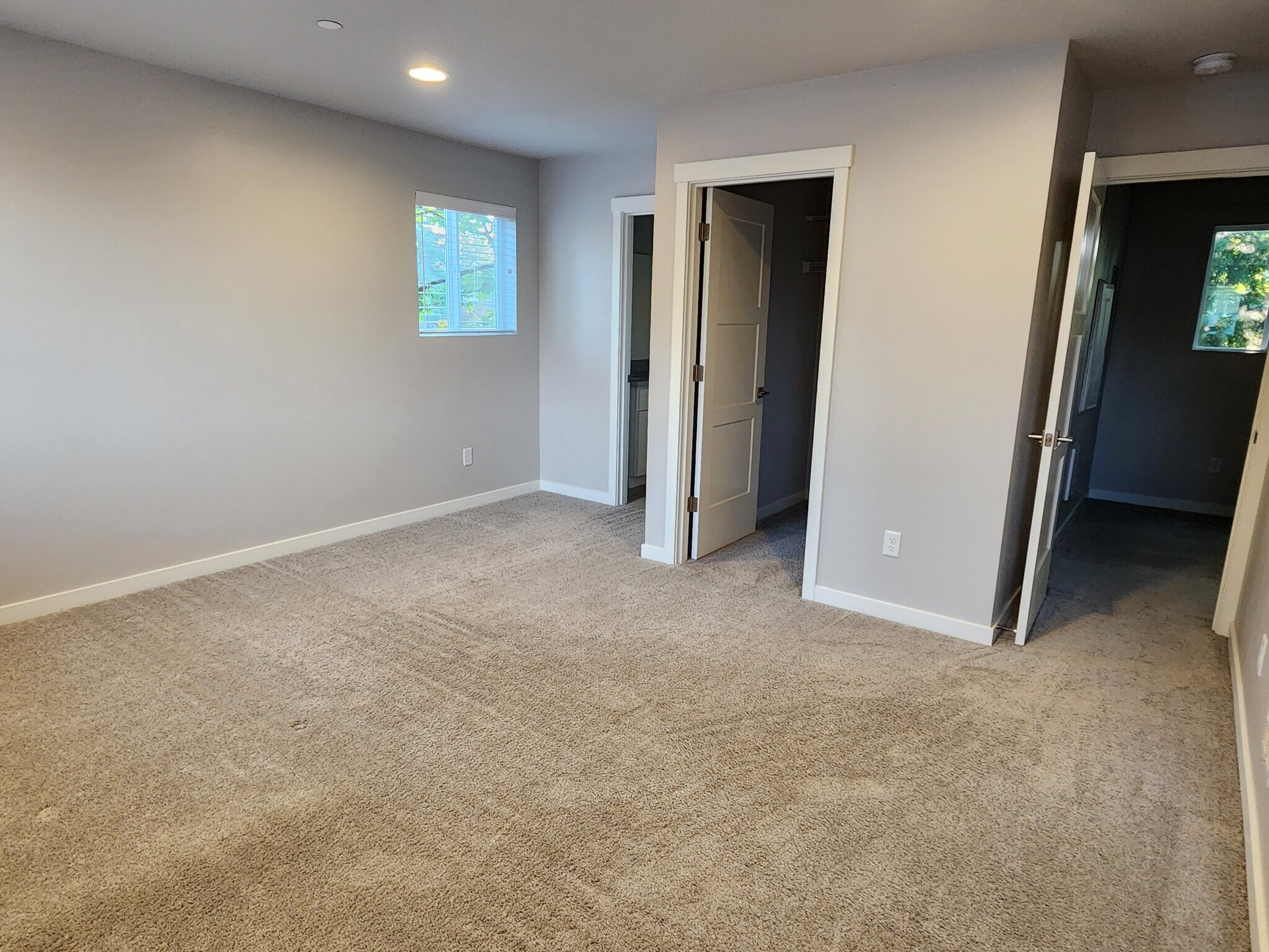 Building Photo - 3242 S 161st St