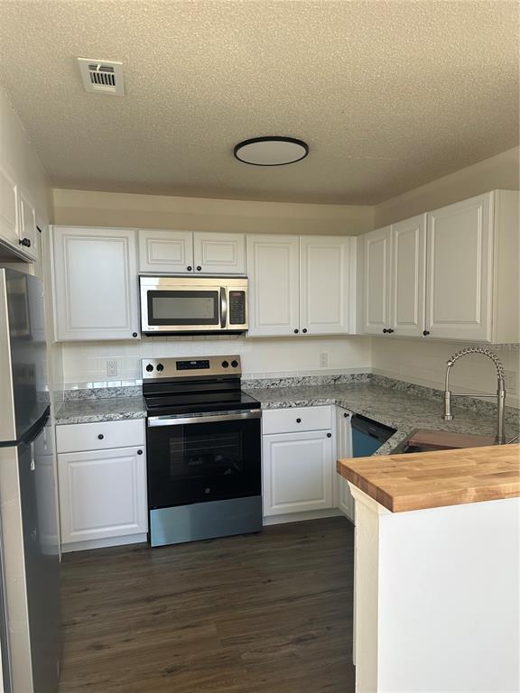 Building Photo - 624 Cambridge Way