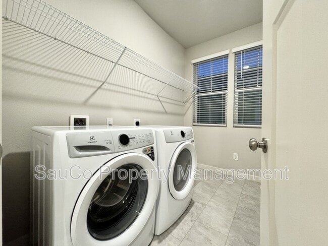 Building Photo - 7181 SE Benedict St