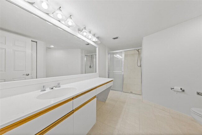 Building Photo - 3530 Mystic Pointe Dr