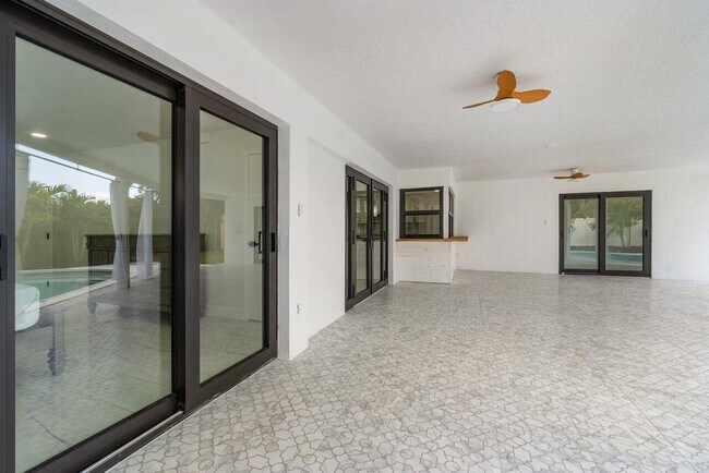 Building Photo - 1200 SW 8th St