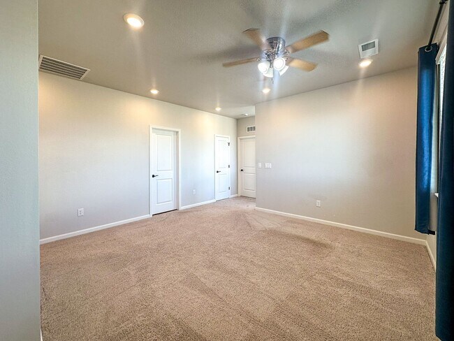 Building Photo - Alder Creek 3bd 2.5ba paired home for rent!